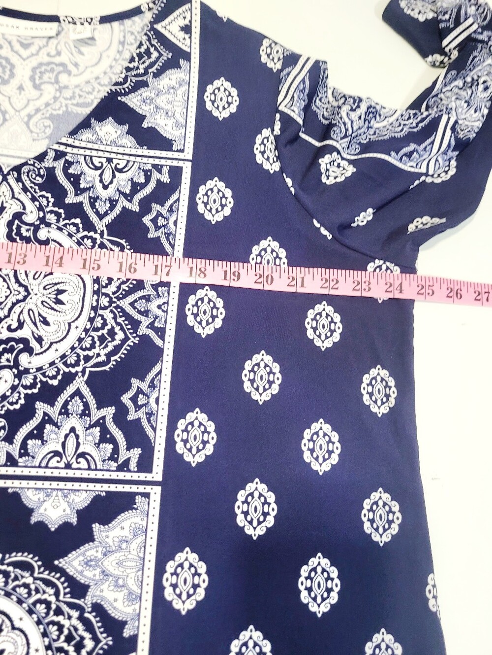 Susan Graver Size 1X Liquid Knit Navy Paisley Tunic Top V-Neck Stretch Plus Size - Picture 7 of 13